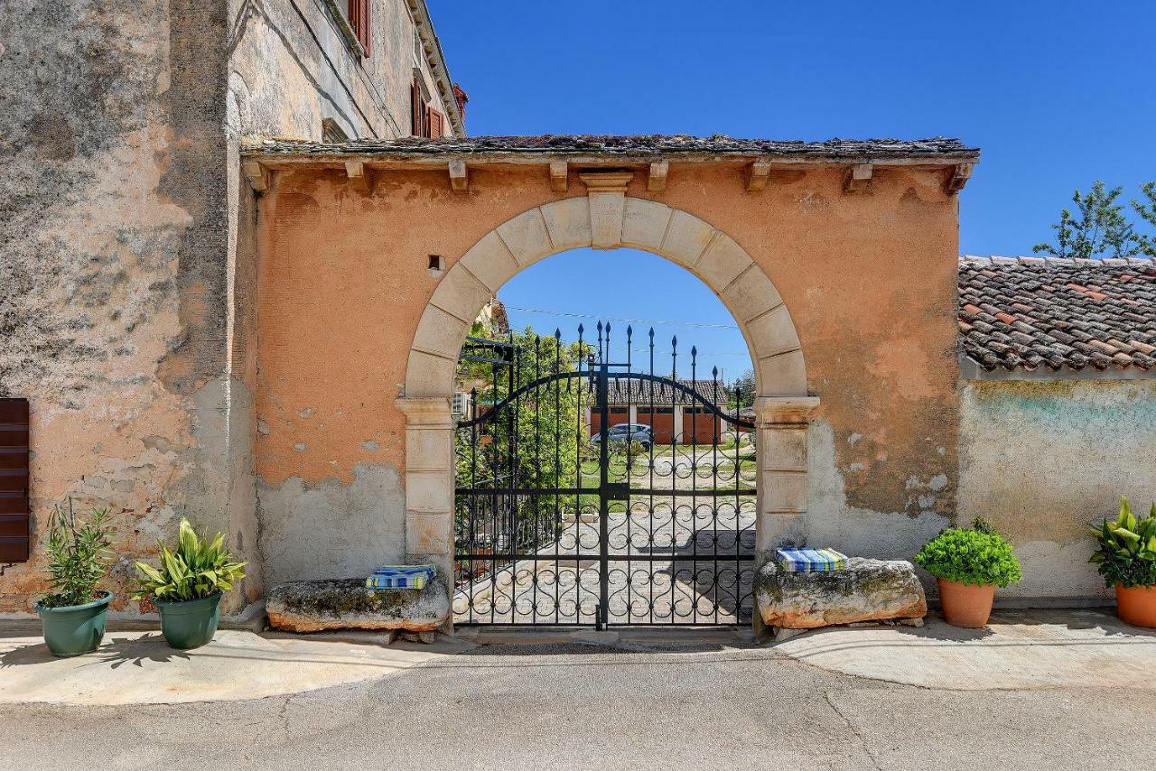 Palazzo 1812 Villa Krnica Buitenkant foto